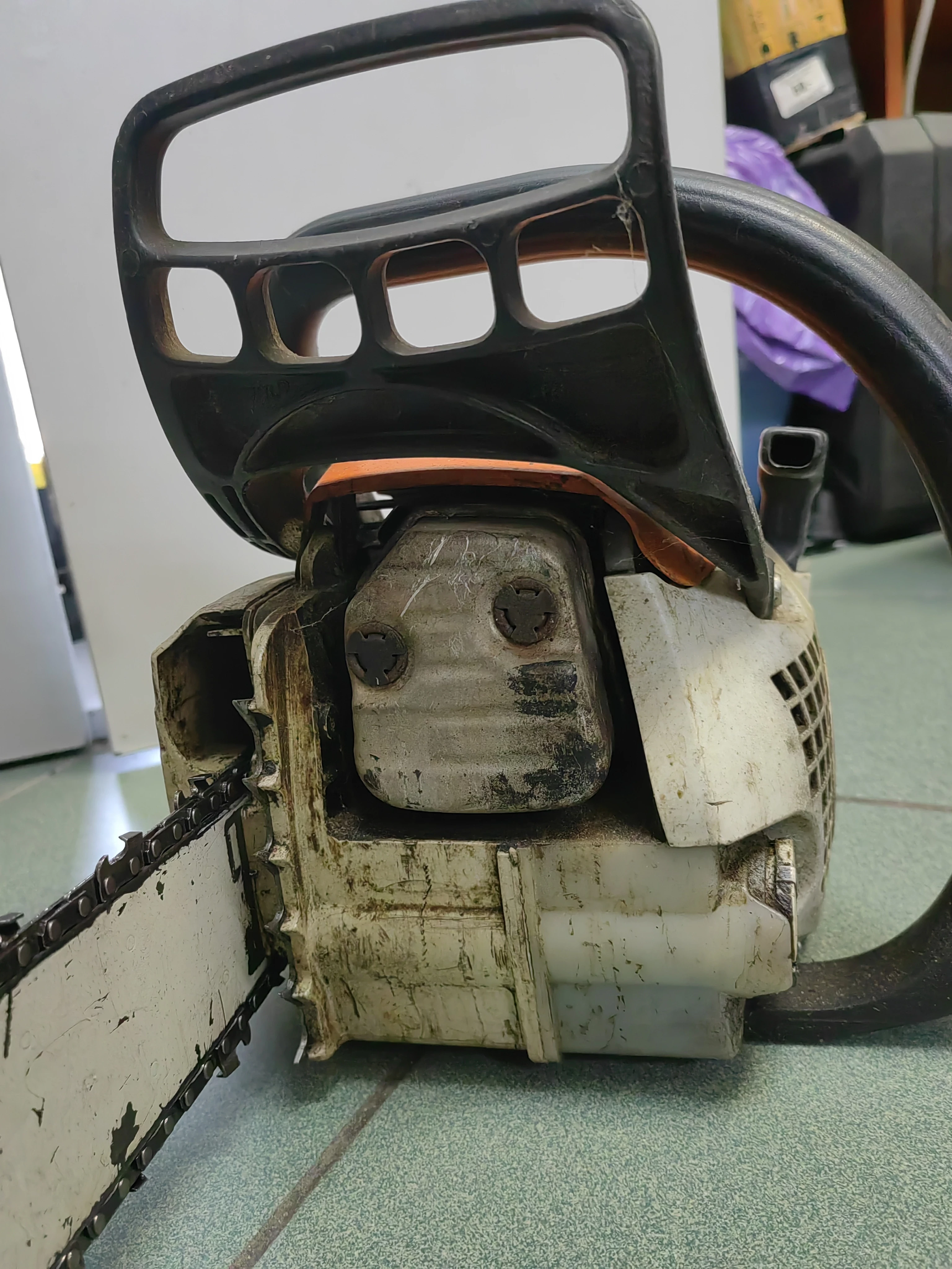 pila-spalinowa-sthil-ms-181-zasilanie-sieciowe