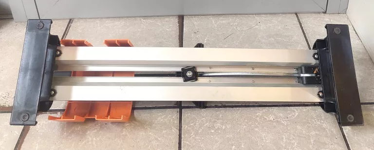 GILOTYNA DO PANELI 210 MM MAGNUSSON