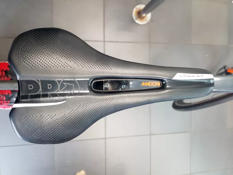 trek-madone-59-rama-54-cm-28-pomaranczowy-rozmiar-kola-28