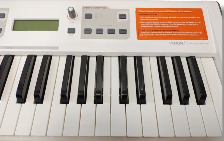 keyboard-m-audio-venom-marka-yamaha