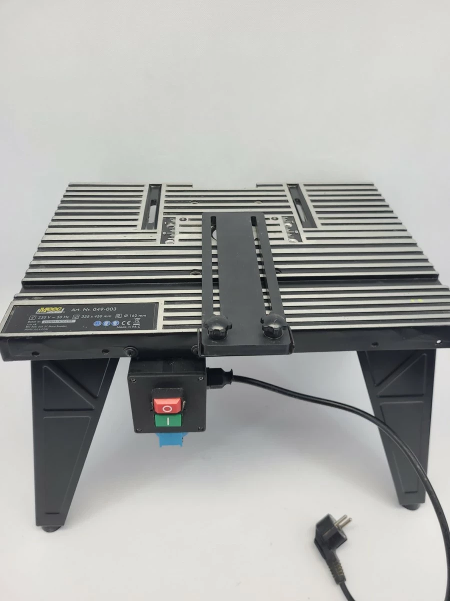 frezarka-gornowrzecionowa-black-decker-kw-1600e-stan-uzywany