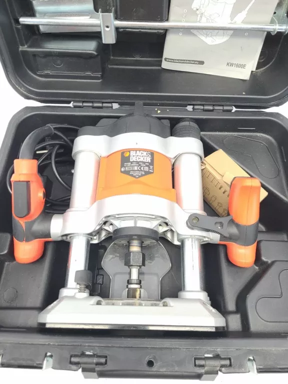 FREZARKA GÓRNOWRZECIONOWA BLACK DECKER KW 1600E
