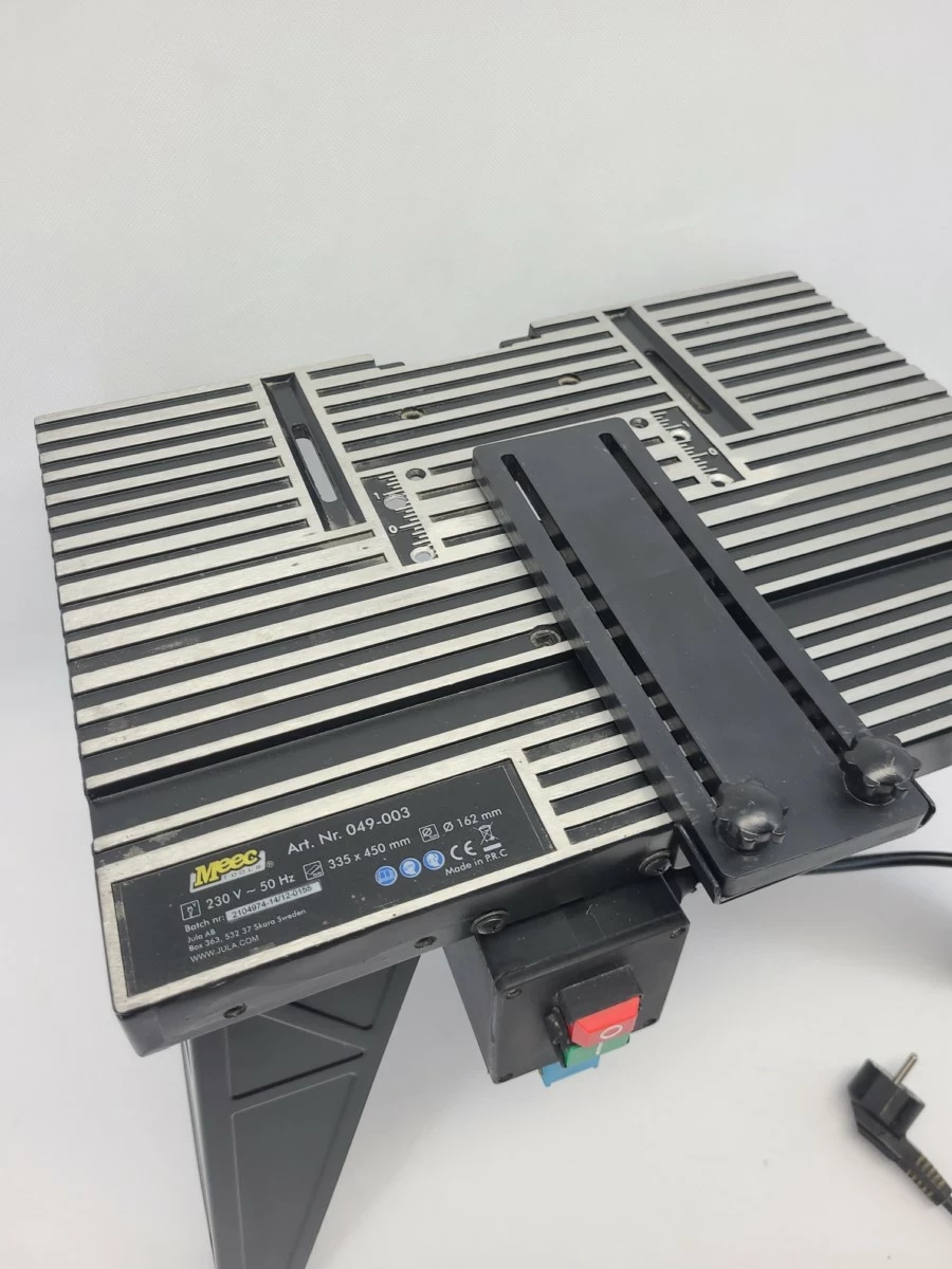 frezarka-gornowrzecionowa-black-decker-kw-1600e-stan-uzywany