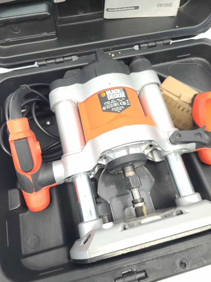 frezarka-gornowrzecionowa-black-decker-kw-1600e-kod-producenta-kw1600eka