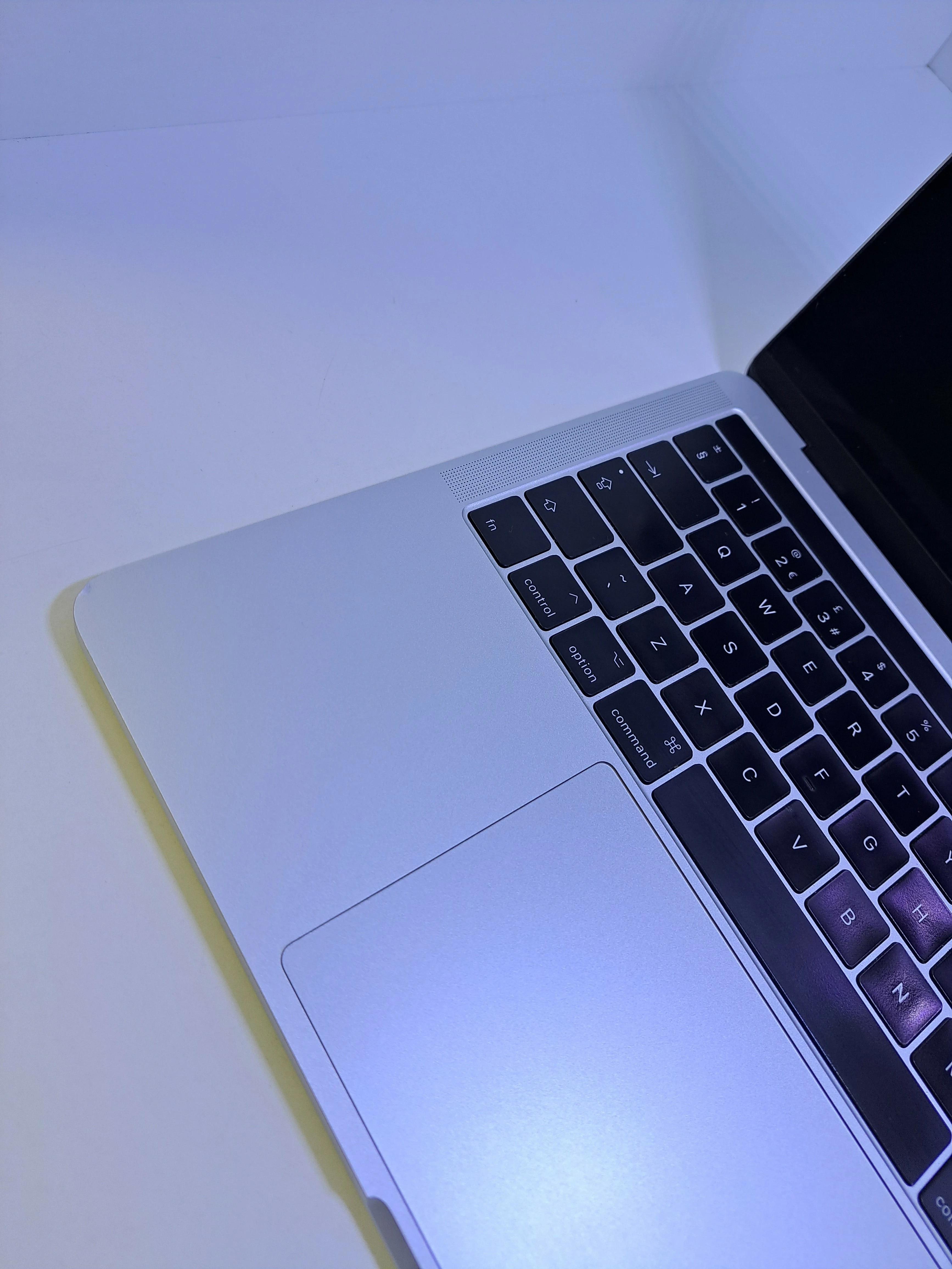 laptop-apple-macbook-pro-13-a1706-16gb-256gb-i5-model-macbook-pro-13-retina-2017r-256gb