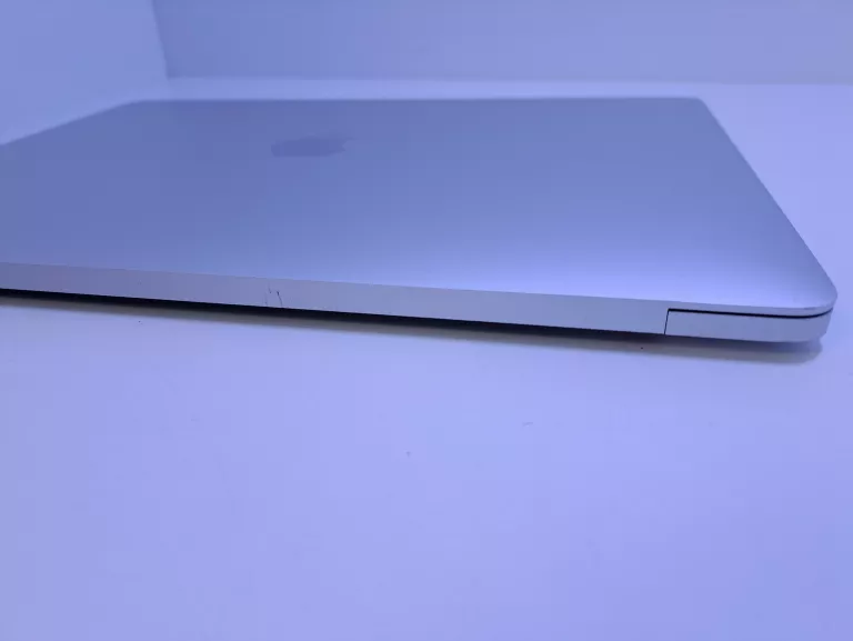 laptop-apple-macbook-pro-13-a1706-16gb-256gb-i5-przekatna-ekranu-133