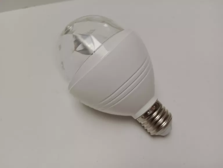 obrotowa-zarowka-rgb-disco-rodzaj-zarowka-dyskotekowa