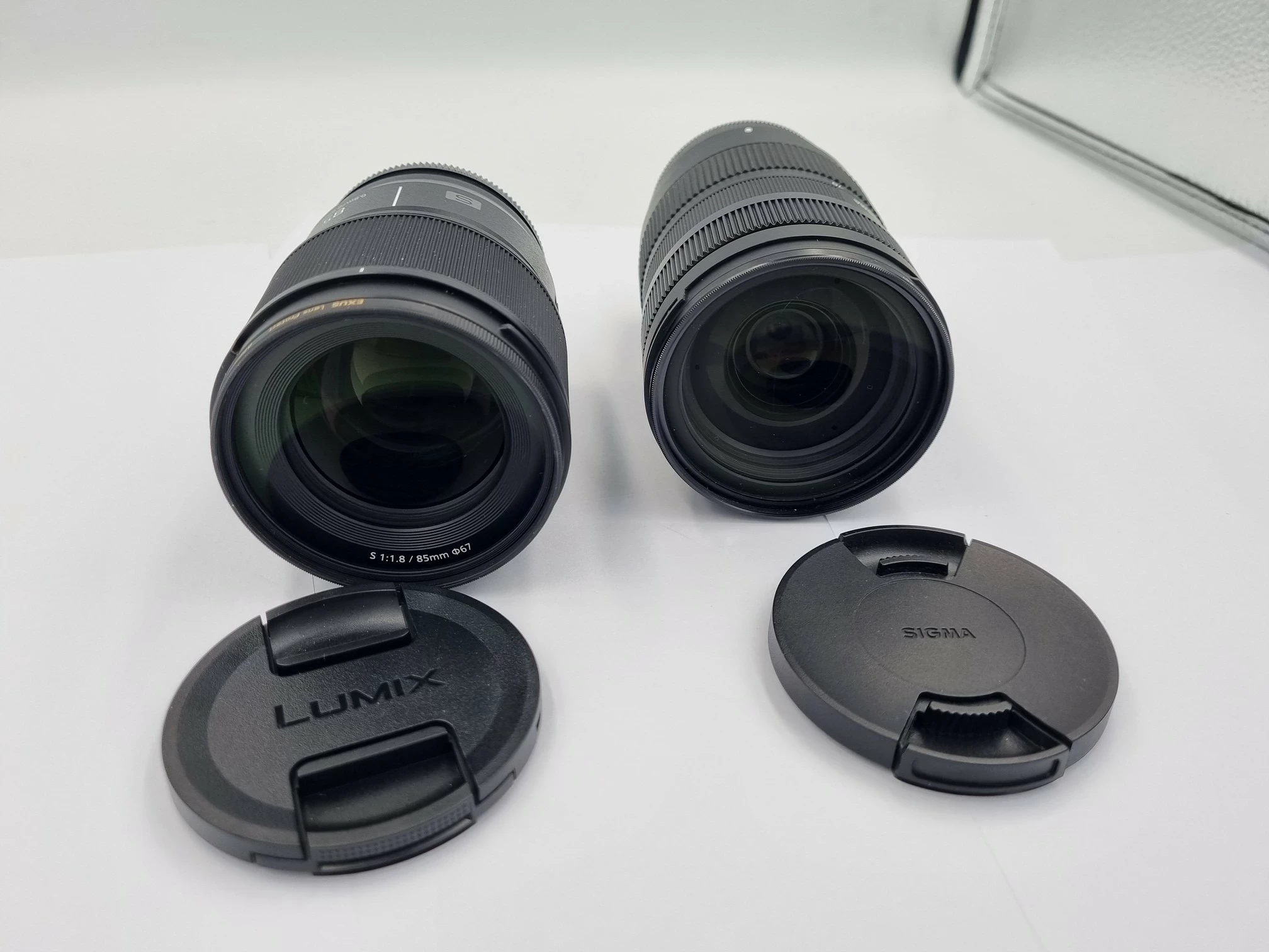 aparat-panasonic-lumix-dc-s5-2-obiektywy-w-zestawie-korpus-obiektyw