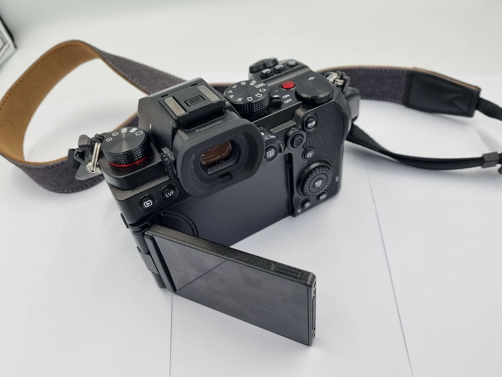 aparat-panasonic-lumix-dc-s5-2-obiektywy-rozdzielczosc-242