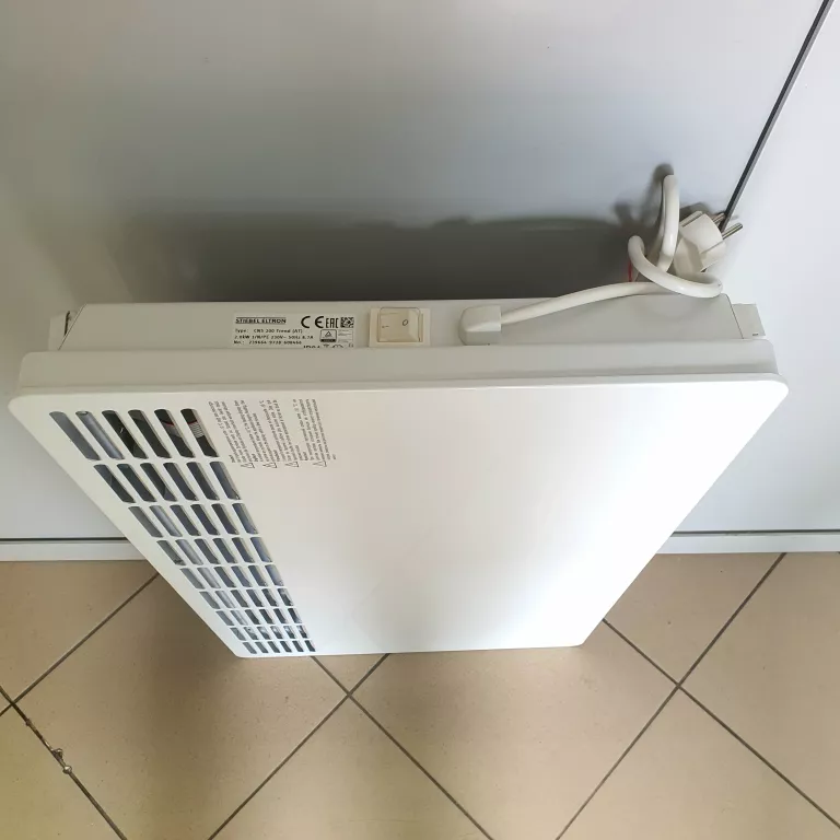 GRZEJNIK KONWEKTOROWY STIEBEL ELTRON CNS 200 TREND