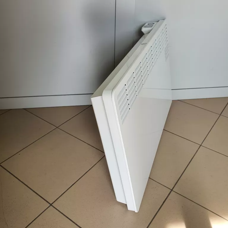 GRZEJNIK KONWEKTOROWY STIEBEL ELTRON CNS 200 TREND
