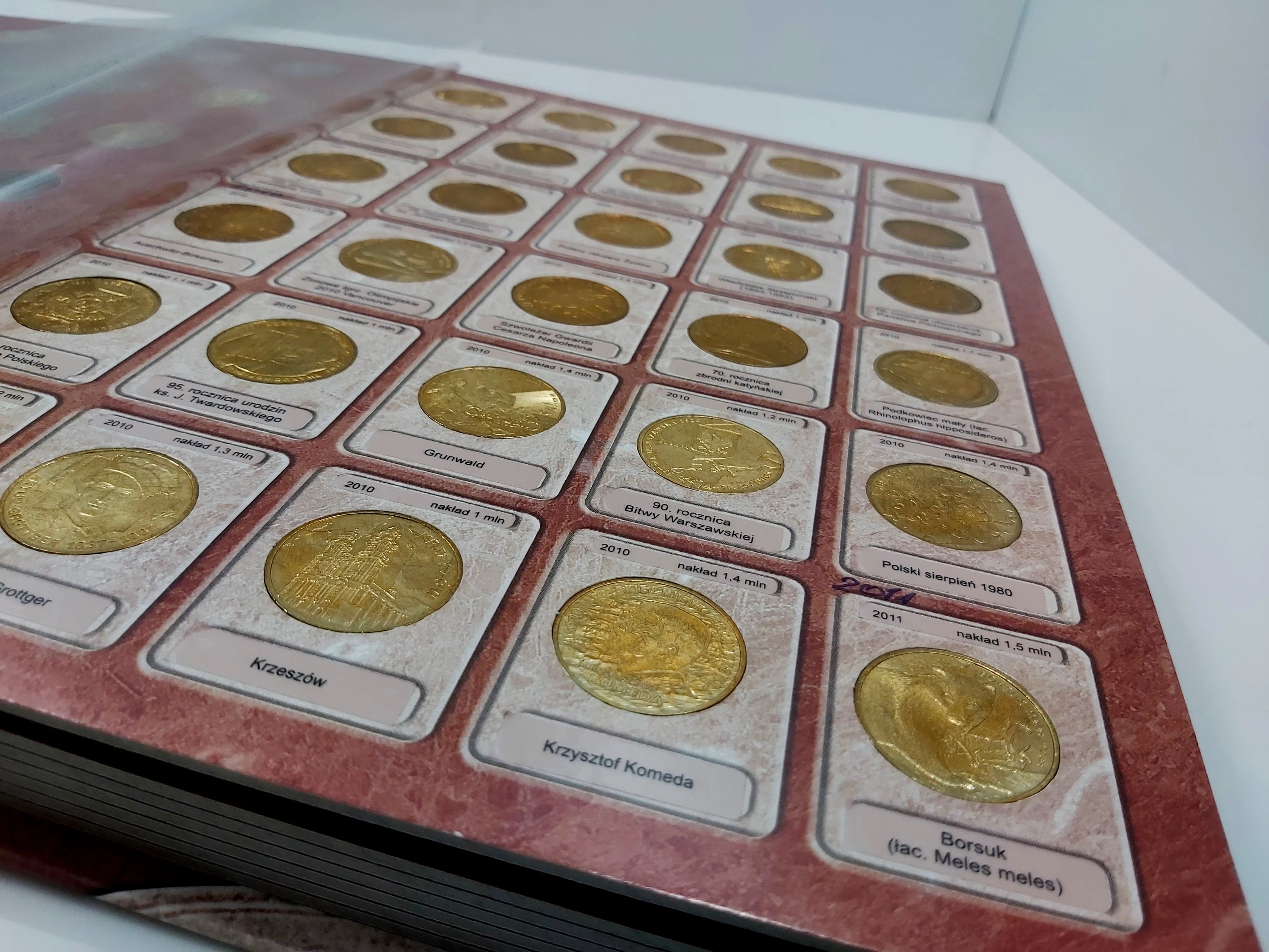 kolekcja-monet-dwuzlotowych-w-opakowaniu-stefana-grota-roweckiego-7h-krakow