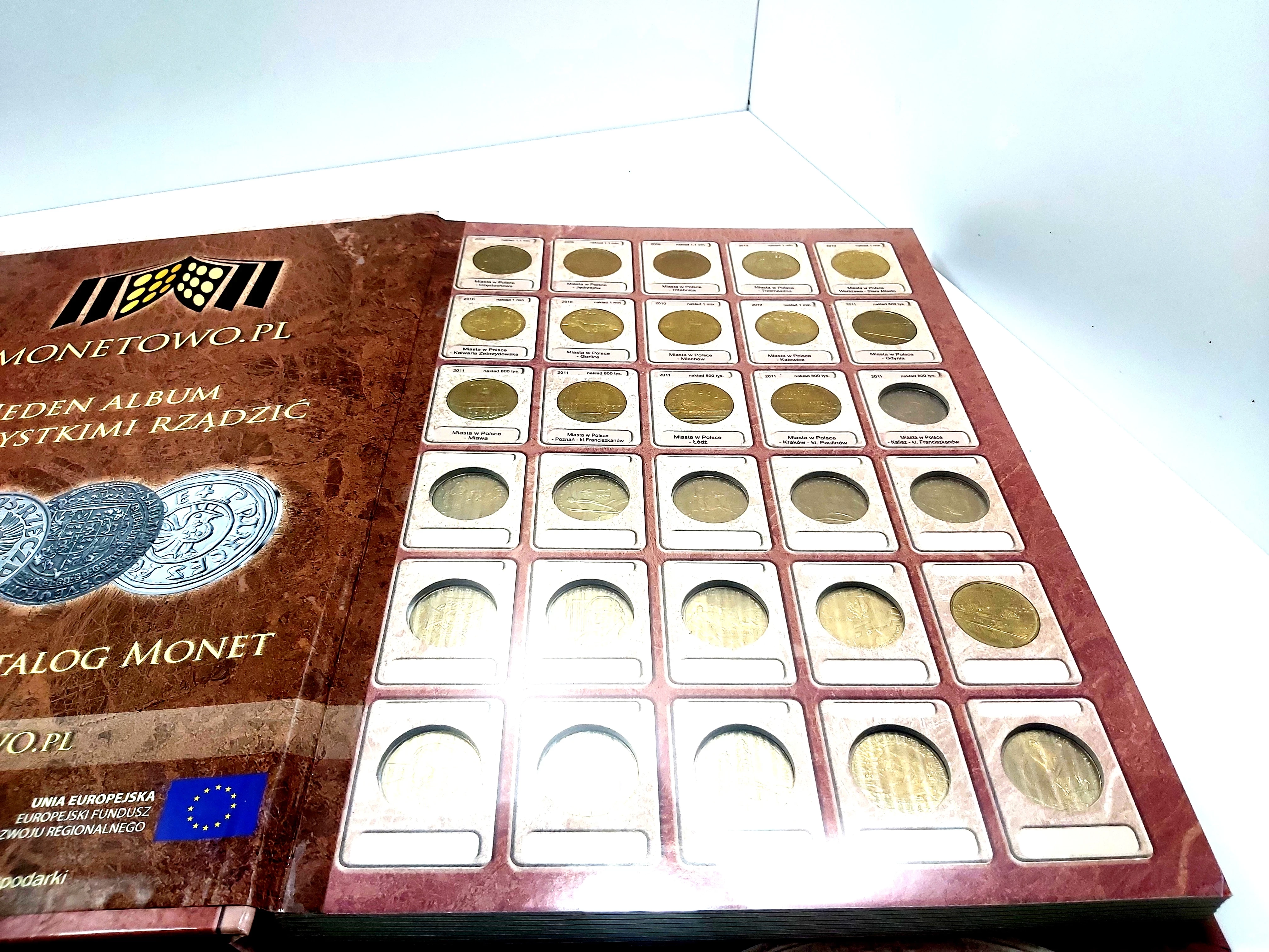 kolekcja-monet-dwuzlotowych-w-opakowaniu-stefana-grota-roweckiego-7h-krakow