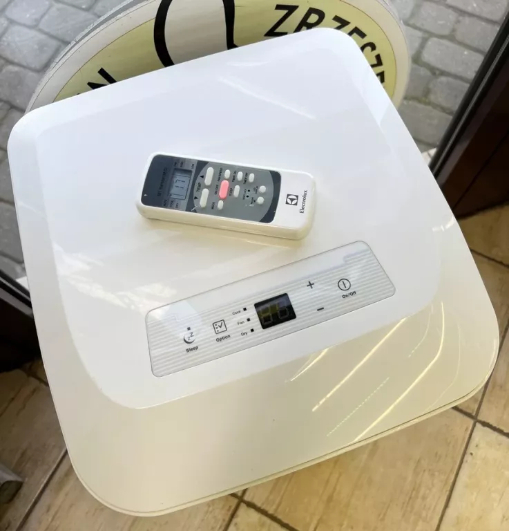 klimatyzator-electrolux-exp09cn1w7-zestaw-stan-uzywany