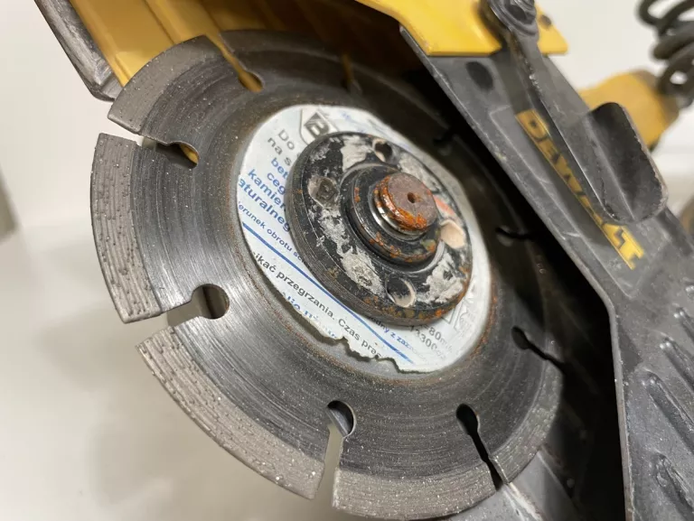 SZLIFIERKA DEWALT DWE46105 I DWE46150 125 1400W