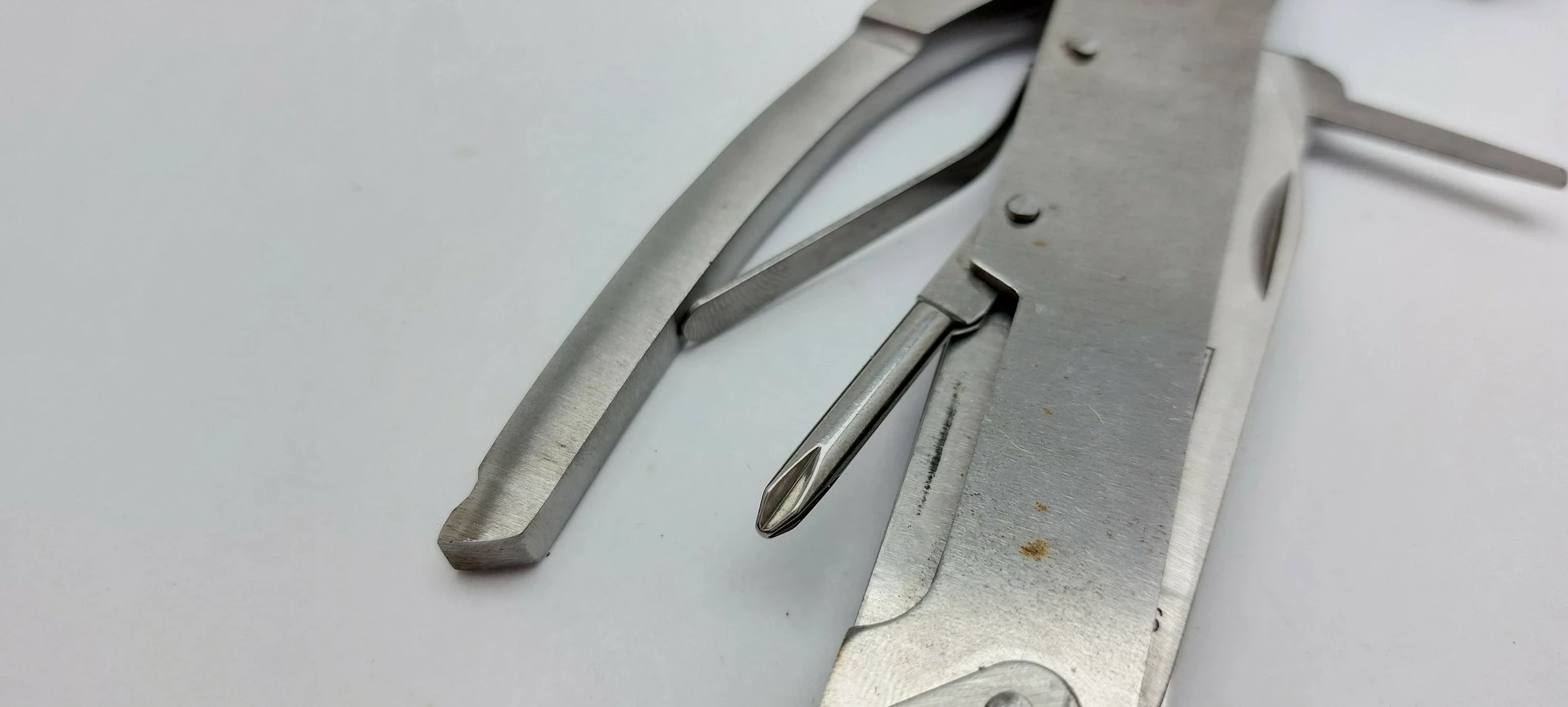 multitool-mlotek-niteo-tools-narzedzia-ostrze