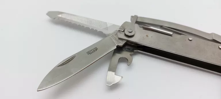 multitool-mlotek-niteo-tools-liczba-dodatkowych-narzedzi-17