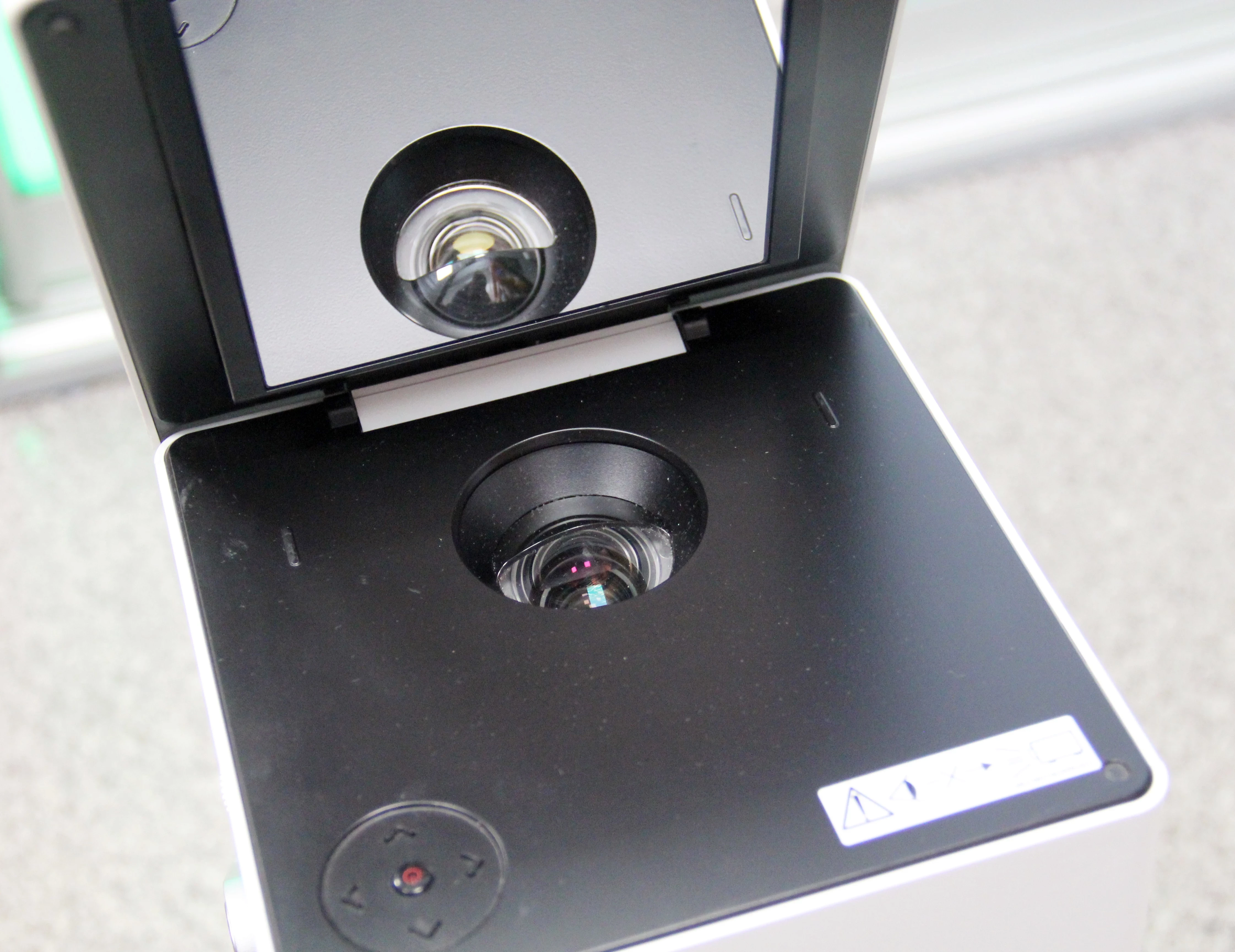 projektor-lg-hu80ksw-laser-4k-model-hu80ksw