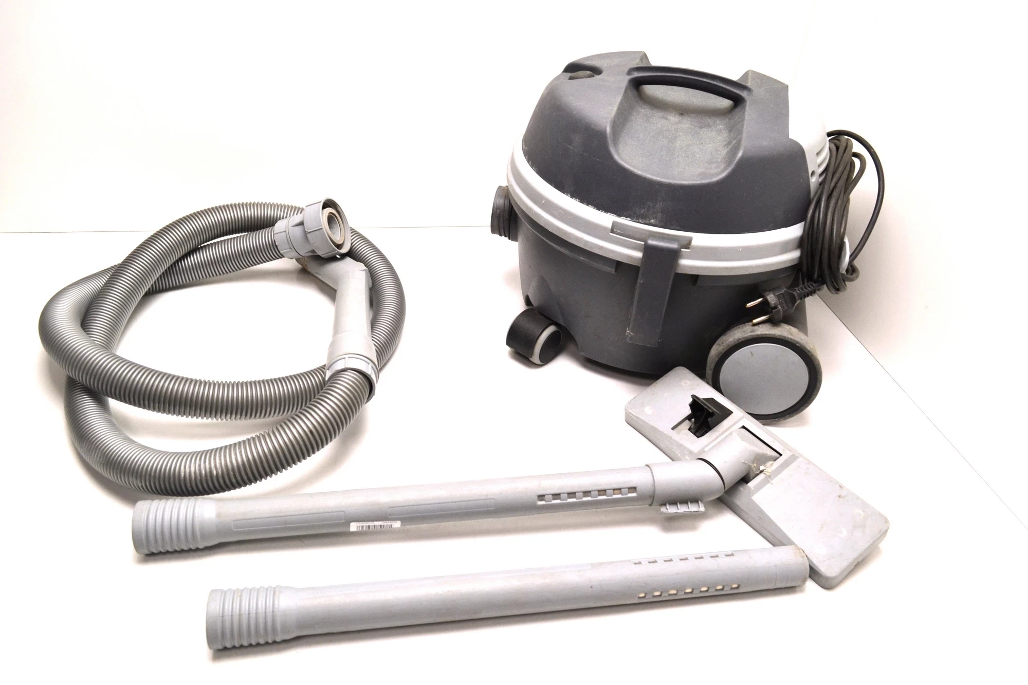 odkurzacz-profesjonalny-bkf-leo-rury-stan-uzywany