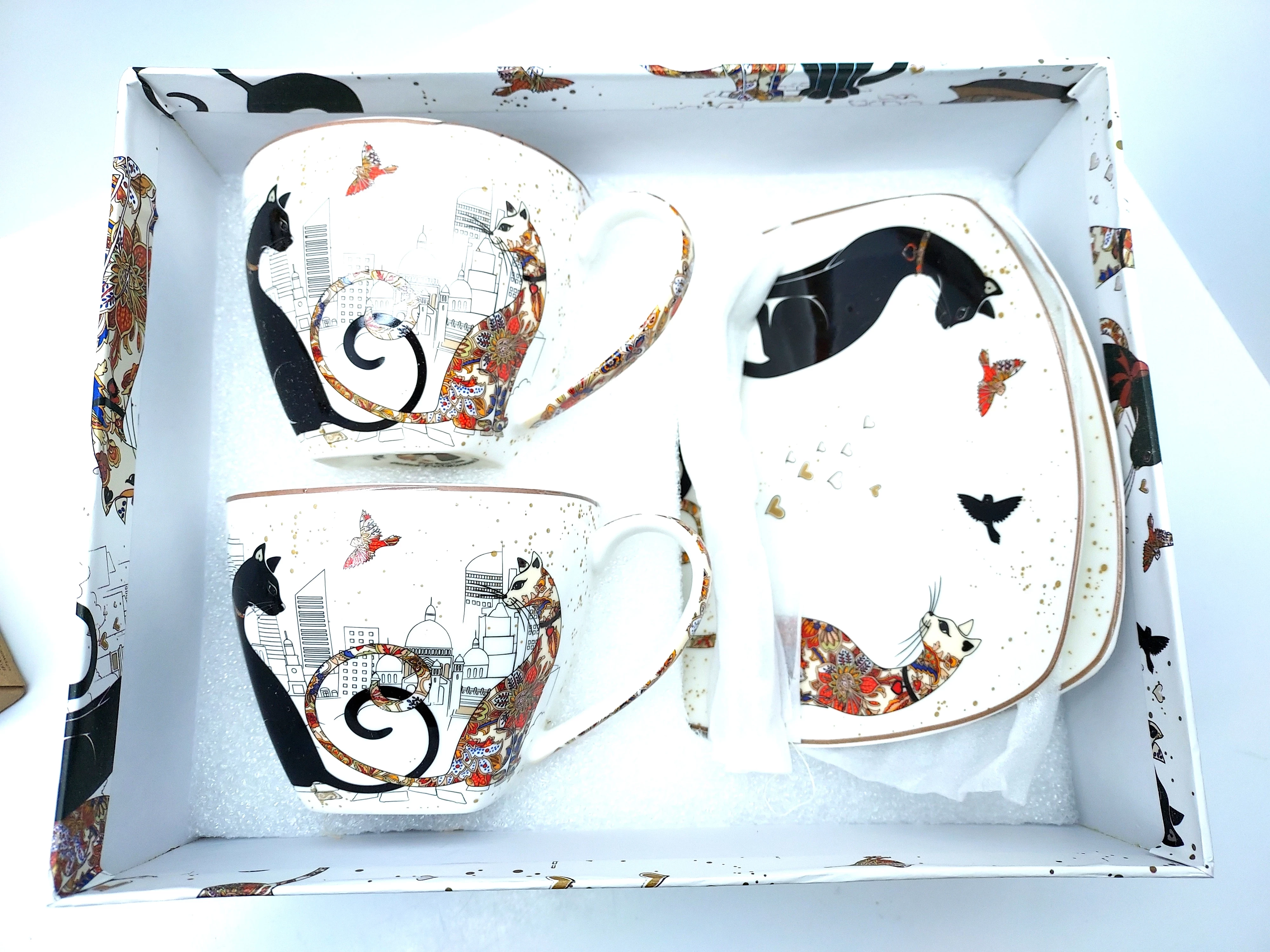 filizanki-queen-isabell-zakochane-koty-porcelana-stan-uzywany