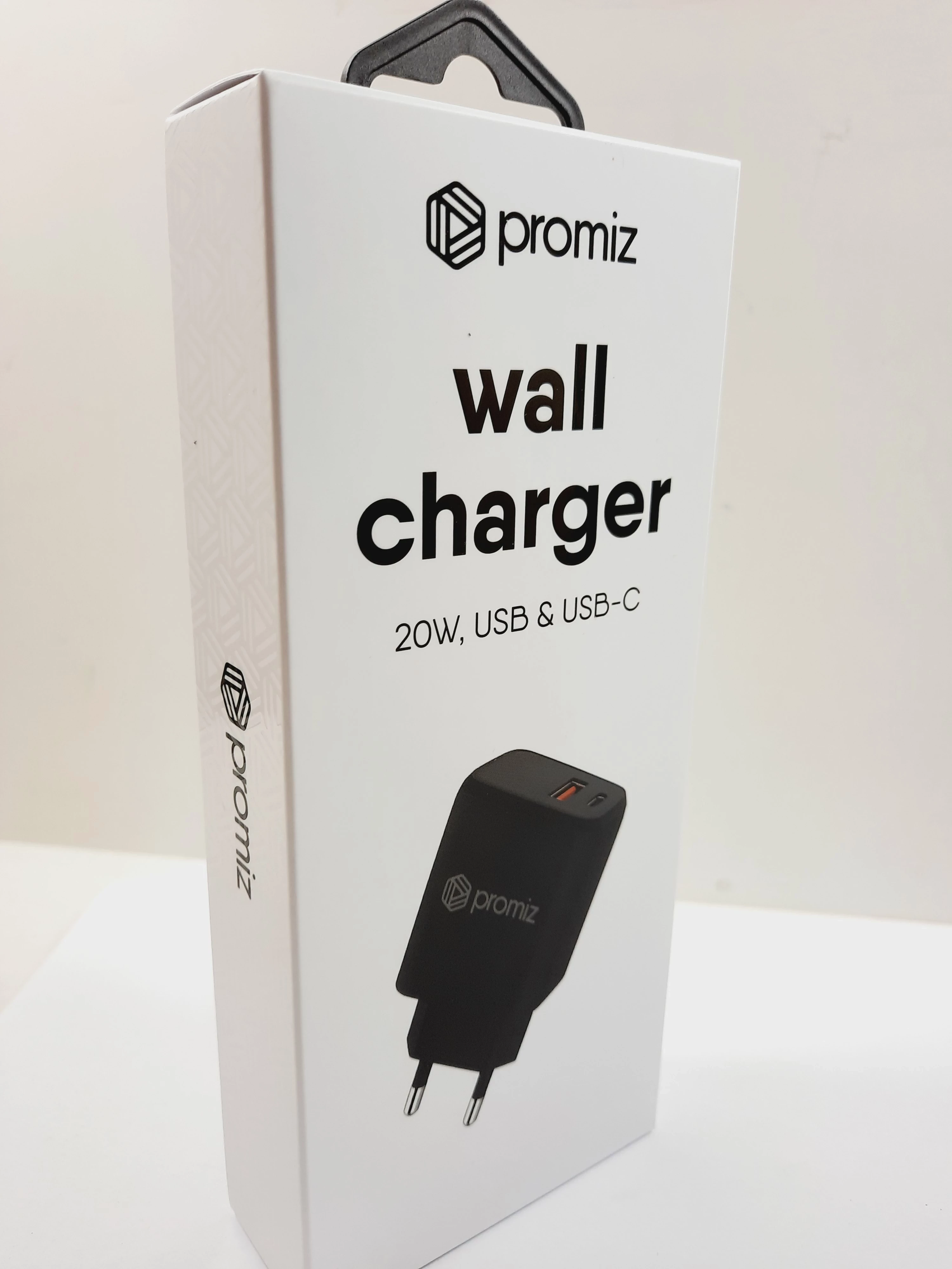 kostka-wall-charger-usb-usb-c-stan-powystawowy
