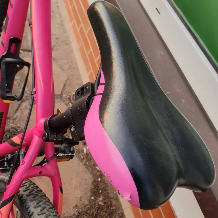 ROWER KROSS LEA R4 KOŁA 27,5 CALI RAMA S RÓŻOWY