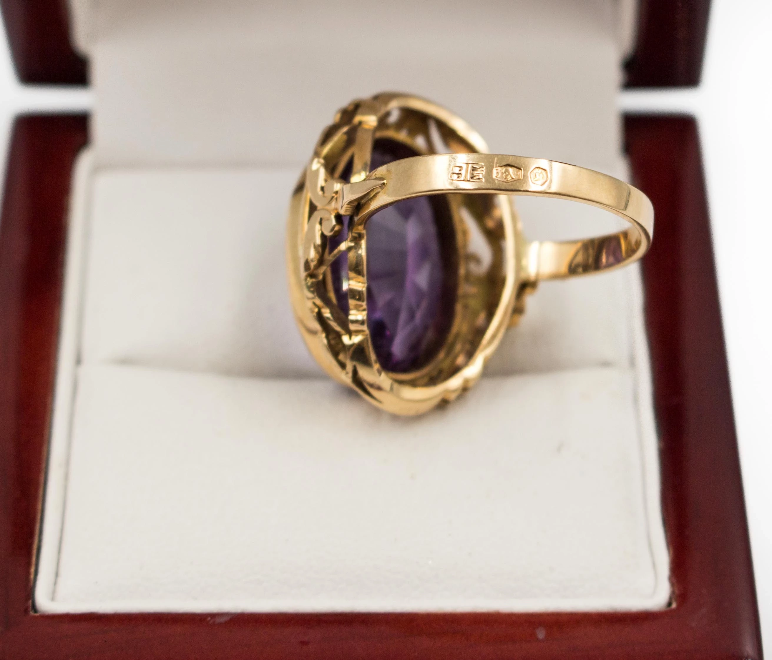 duzy-zloty-pierscionek-z-fioletowym-kamieniem-r24-kamien-inny-kamien