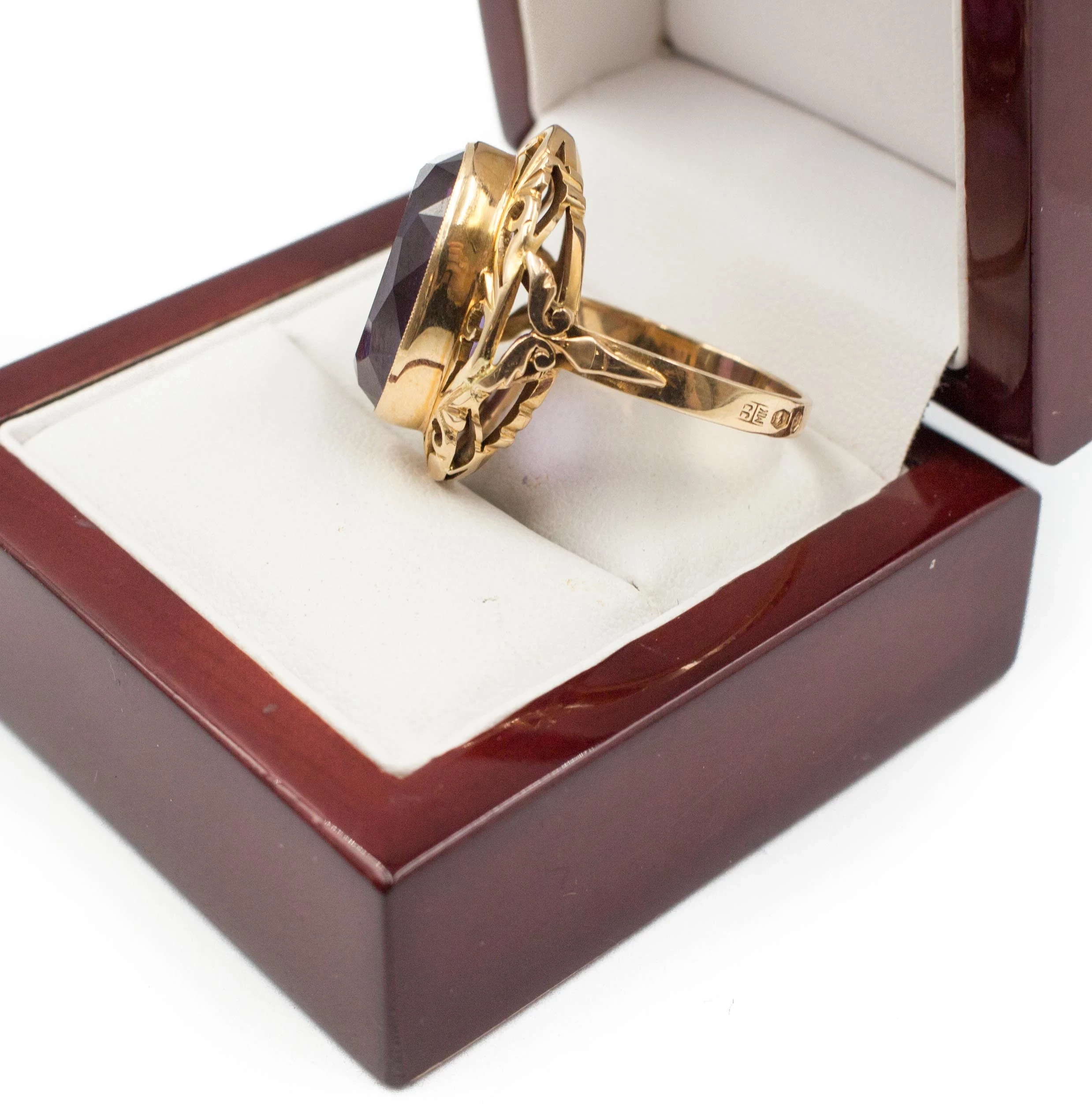 duzy-zloty-pierscionek-z-fioletowym-kamieniem-r24-material-zloto