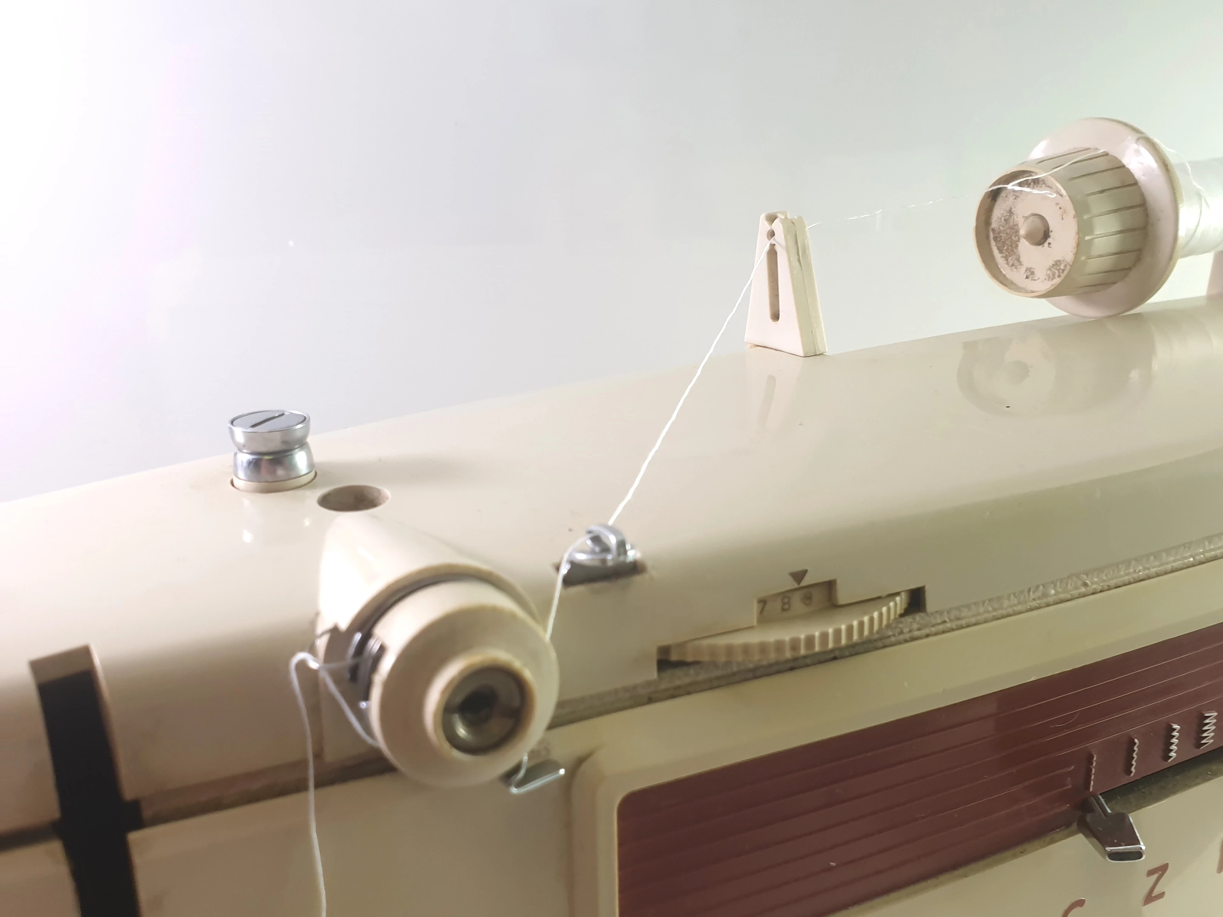 maszyna-do-szycia-lucznik-877-ean-gtin-5907595764995