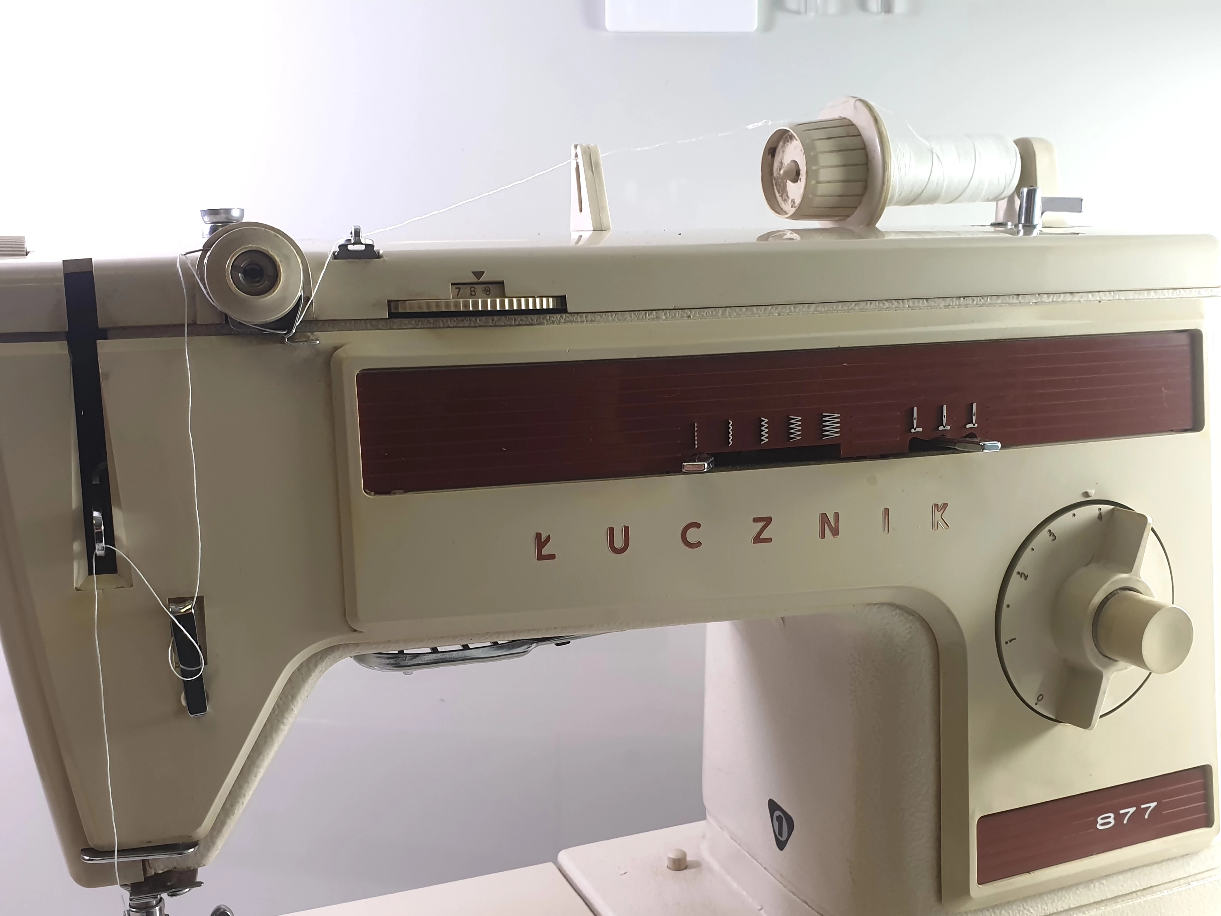 maszyna-do-szycia-lucznik-877-stan-uzywany