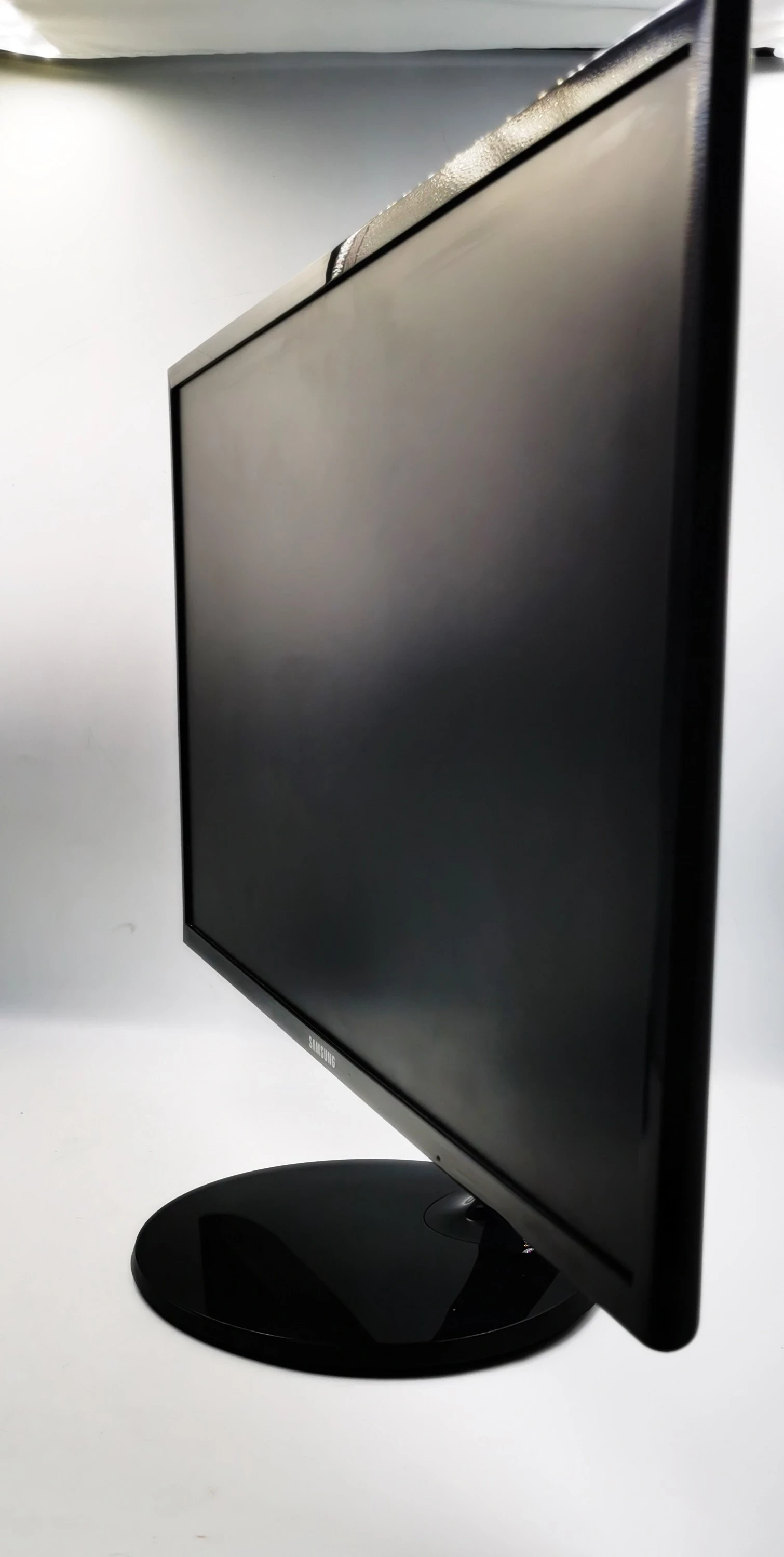 monitor-samsung-s24f354fhuxen-zlacza-hdmi