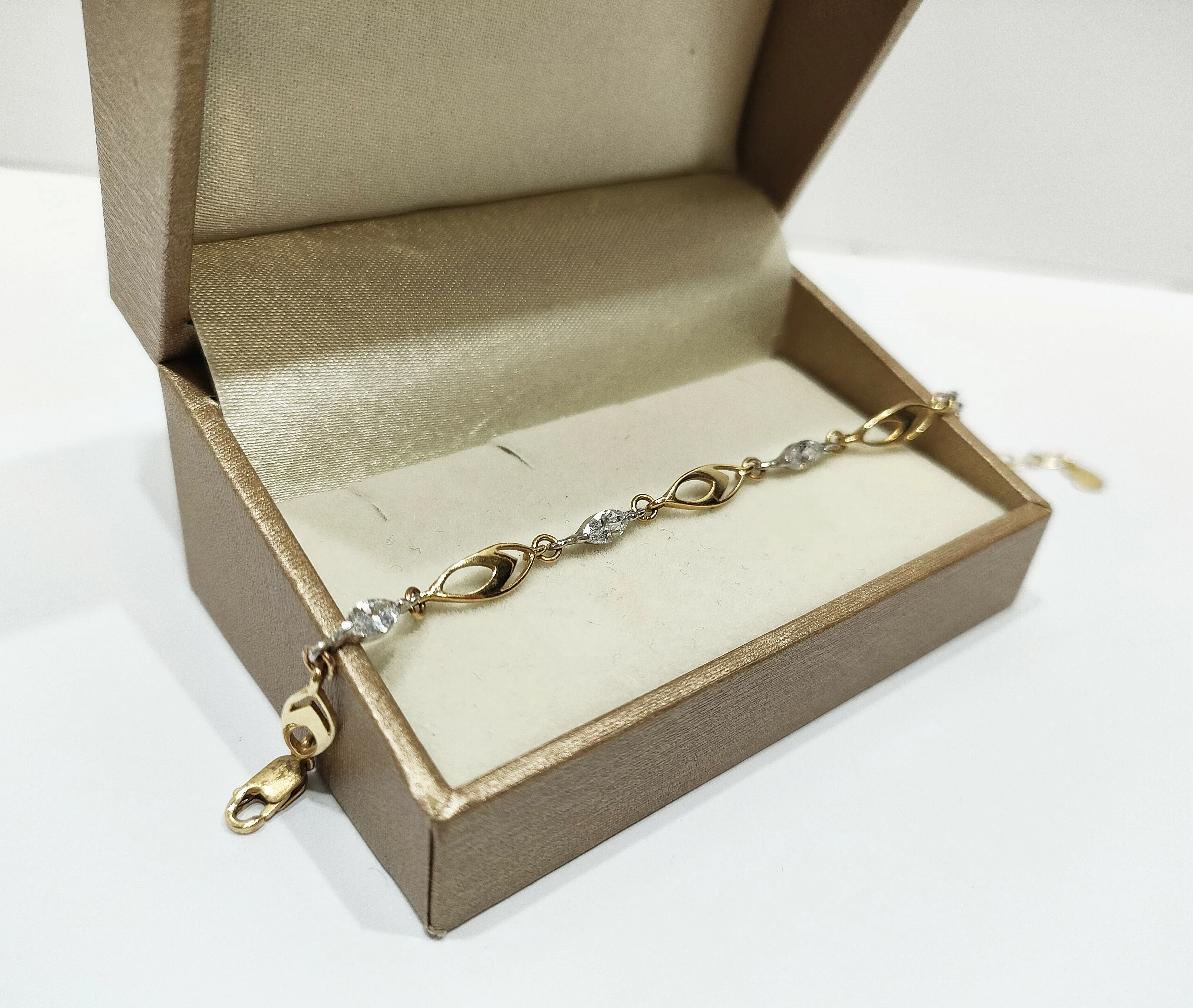 zlota-bransoletka-z-cyrkoniami-585-289g-wyszynskiego-11-lukow