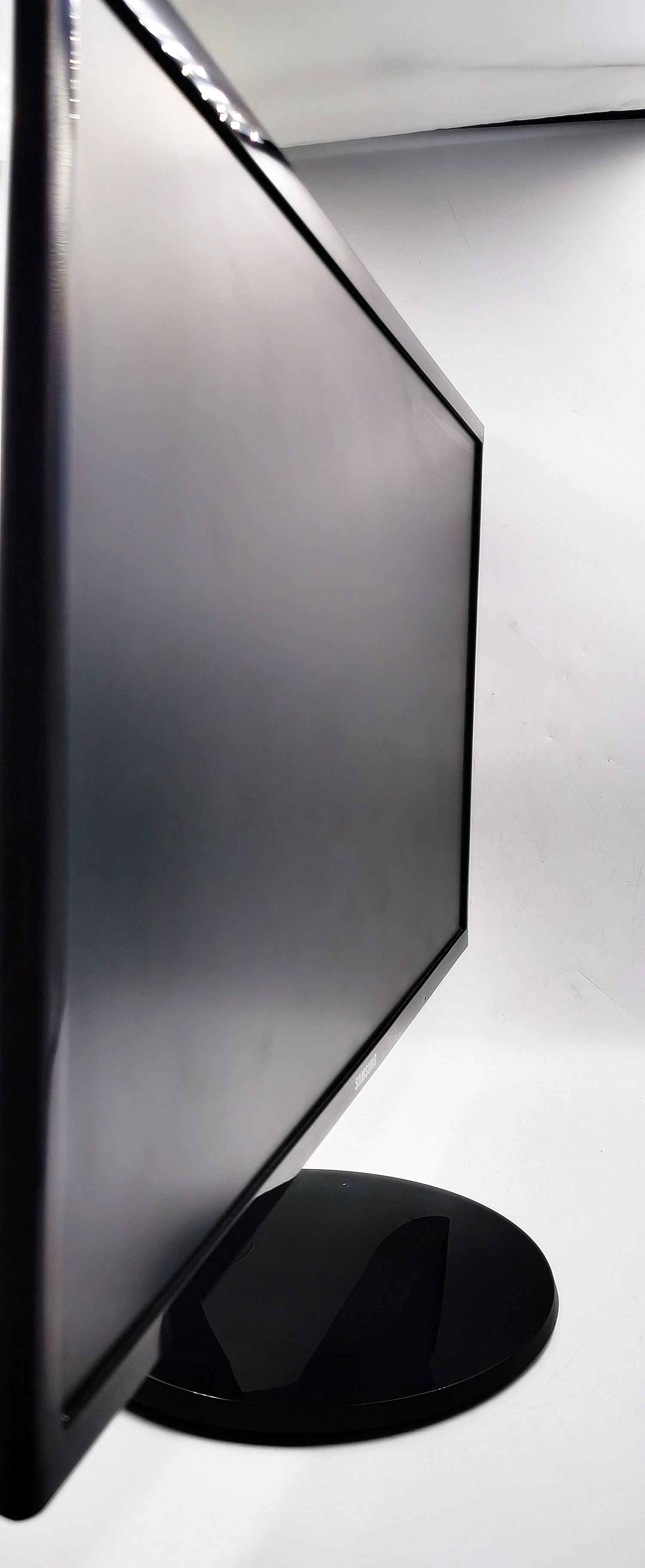 monitor-samsung-s24f354fhuxen-rozdzielczosc-natywna-1920-x-1080