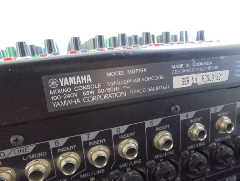 YAMAHA MGP16X 16-KANAŁOWY MIKSER Z EFEKTEM