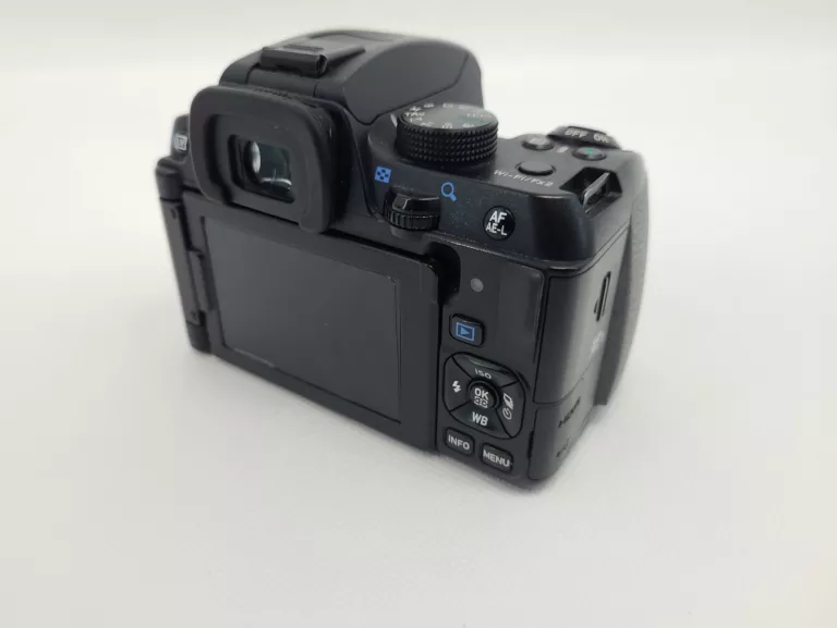LUSTRZANKA PENTAX K-70 CZARNY BODY