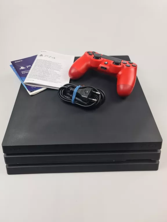 KONSOLA PS4 PRO 1TB + PAD