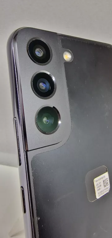 samsung-galaxy-s22-2568-gb-opis-przekatna-ekranu-61