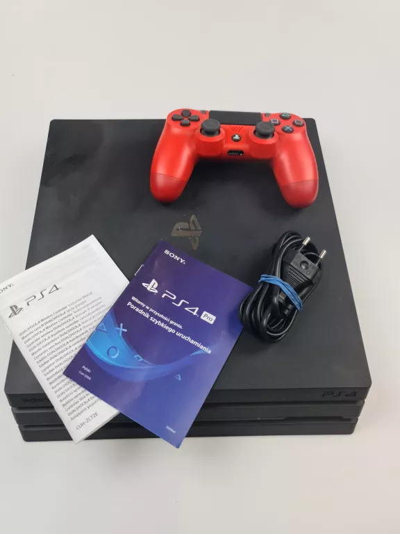 KONSOLA PS4 PRO 1TB + PAD