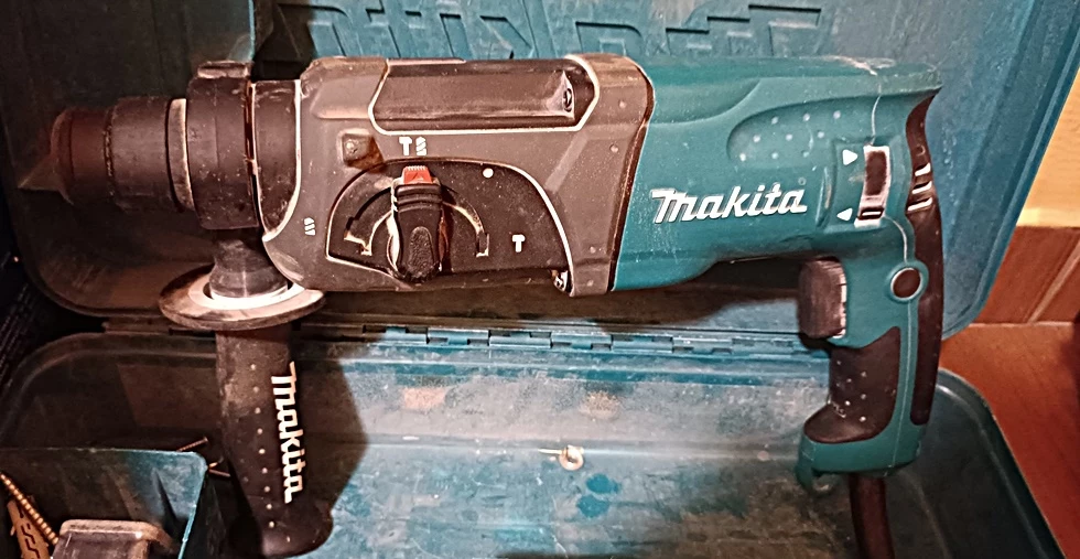 mlotowiertarka-makita-hr2470-stan-uzywany