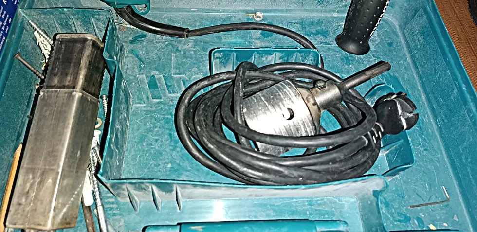 mlotowiertarka-makita-hr2470-maksymalna-moc-780