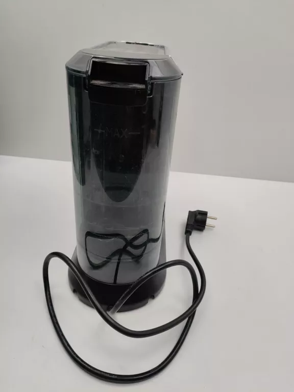 EKSPRES DO KAWY DELONGHI EC685.BK DEDICA STYLE