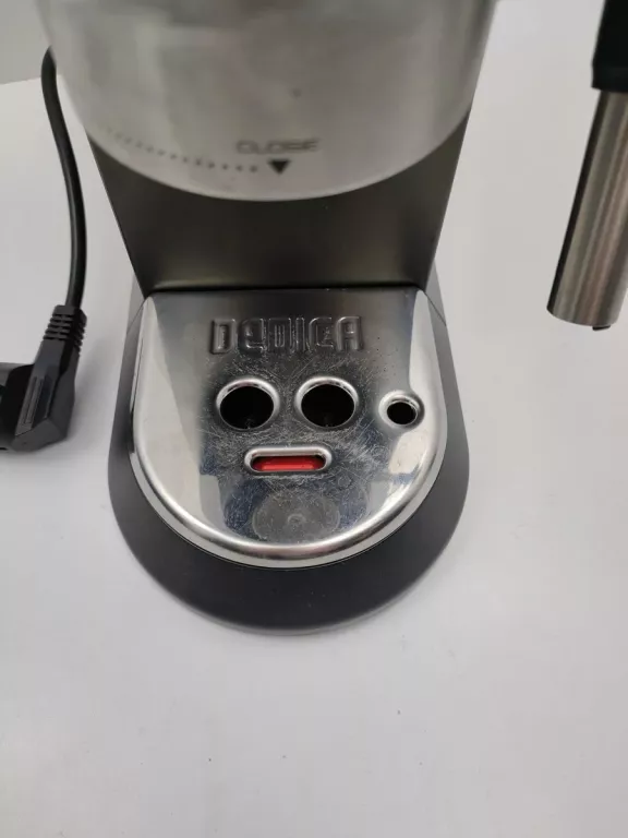 EKSPRES DO KAWY DELONGHI EC685.BK DEDICA STYLE