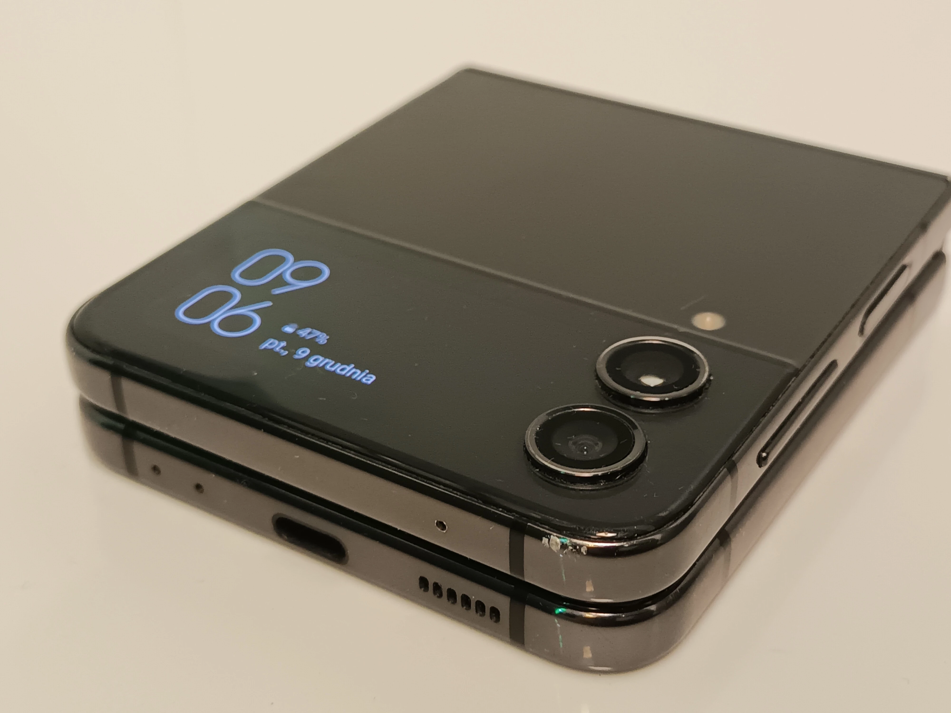 telefon-samsung-galaxy-z-flip-4-t-mobile-wbudowana-pamiec-256-gb