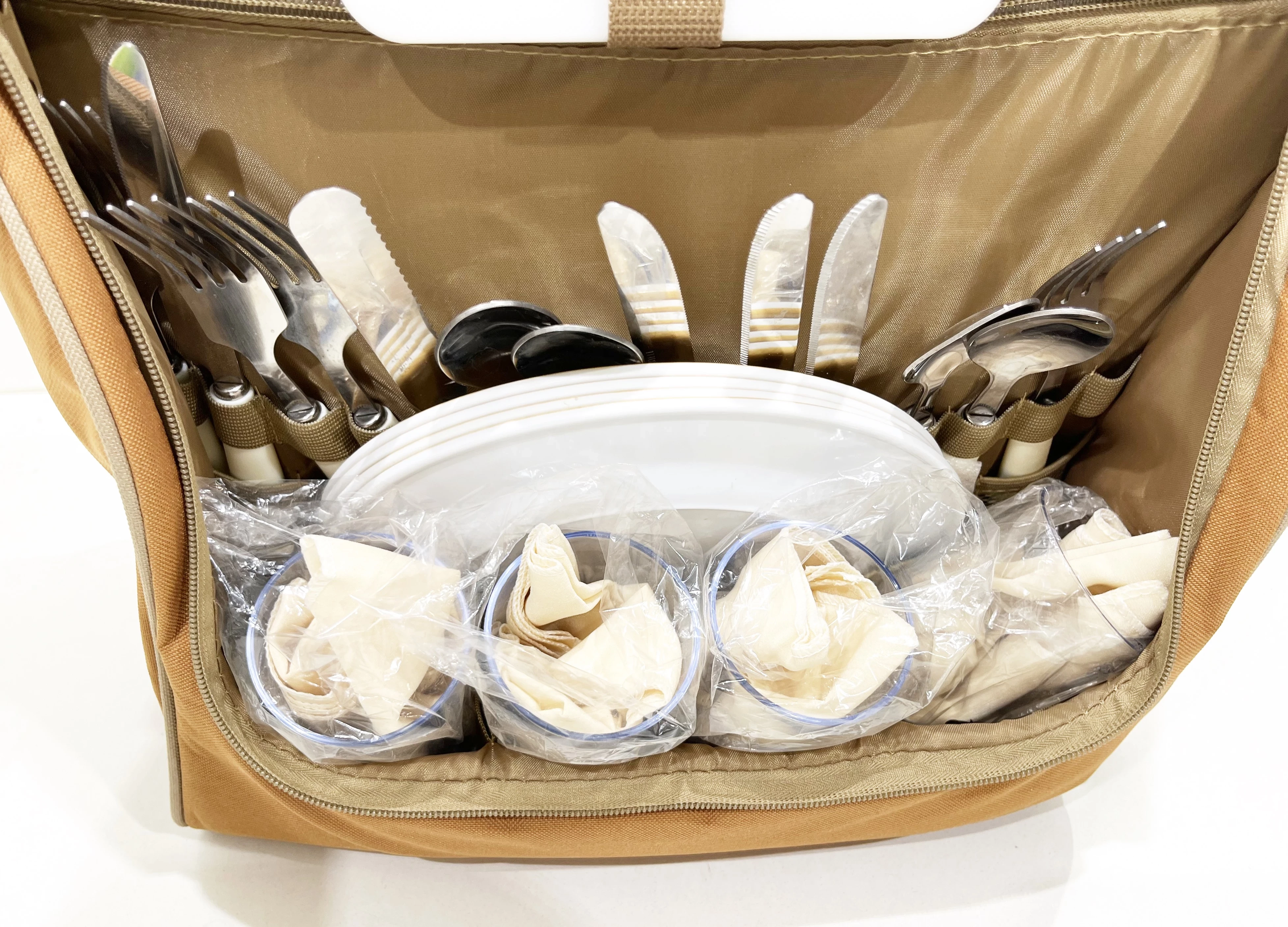 plecak-piknikowy-termiczny-zestaw-naczyn-4os-marka-daskoo