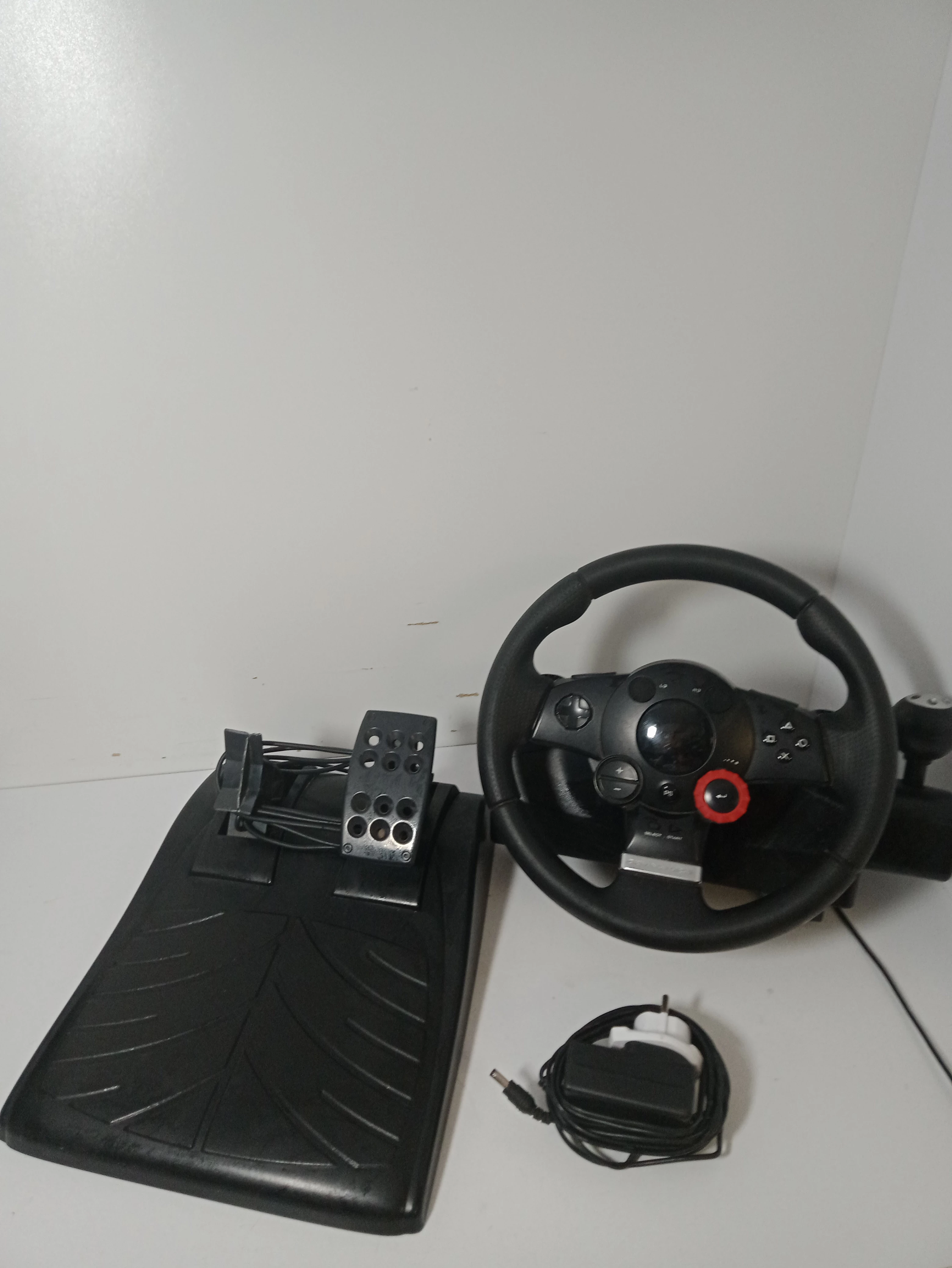 uzywana-kierownica-logitech-driving-force-gt-stan-uzywany