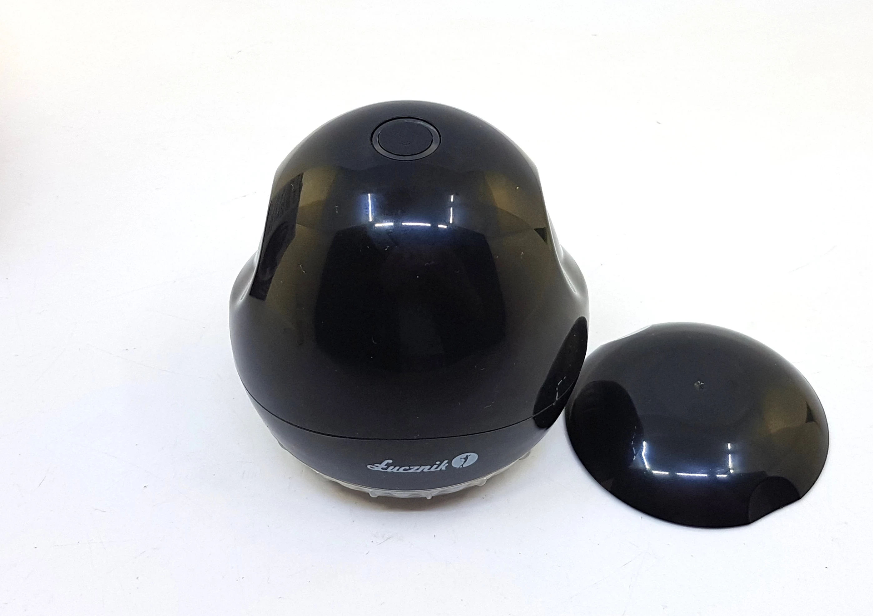 golarka-do-ubran-lucznik-lr-2020-zalaczone-wyposazenie-ladowarka