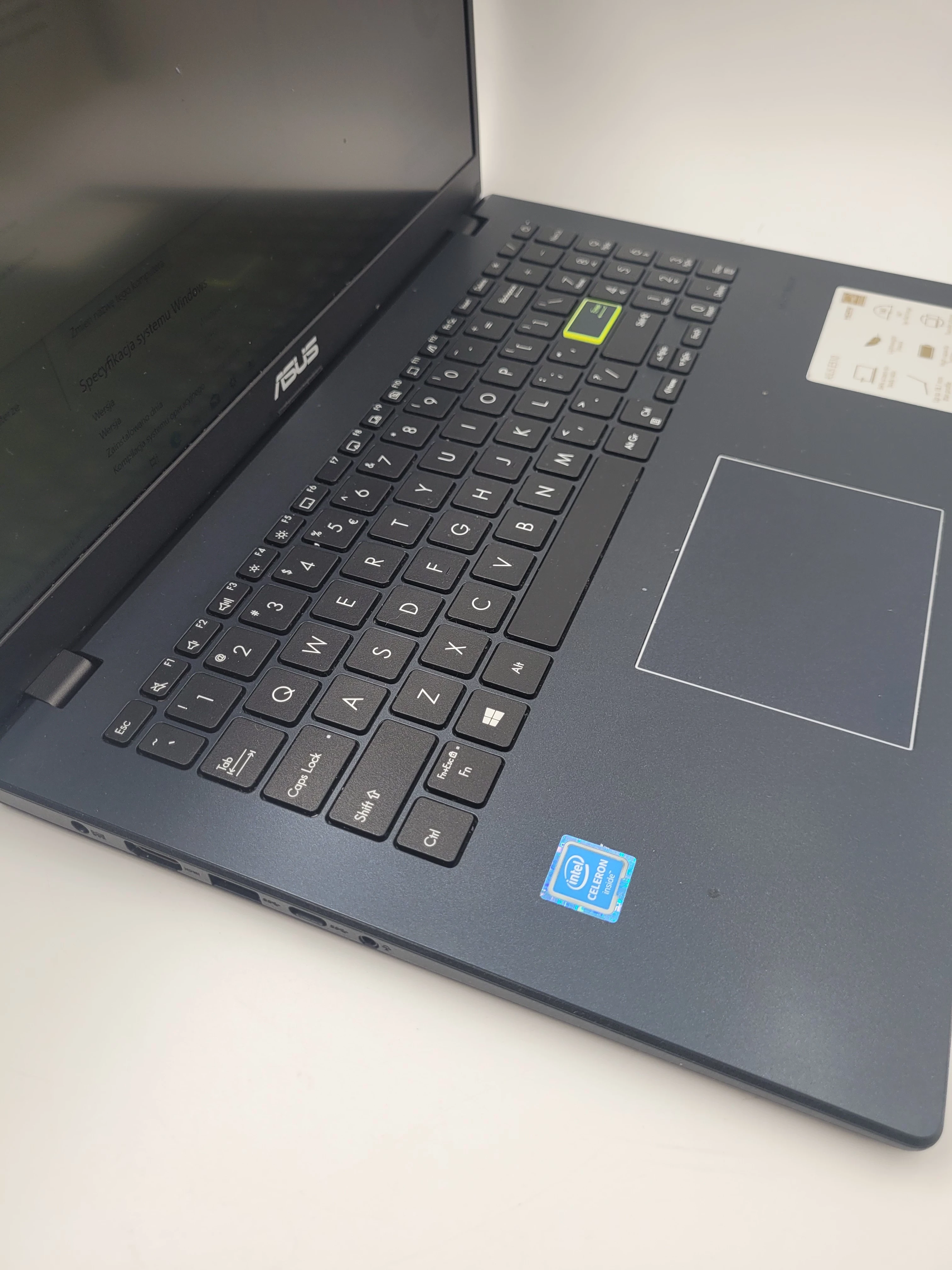 laptop-asus-e5104-gb256gb-ssdintel-celeronw10-pojemnosc-dysku-256