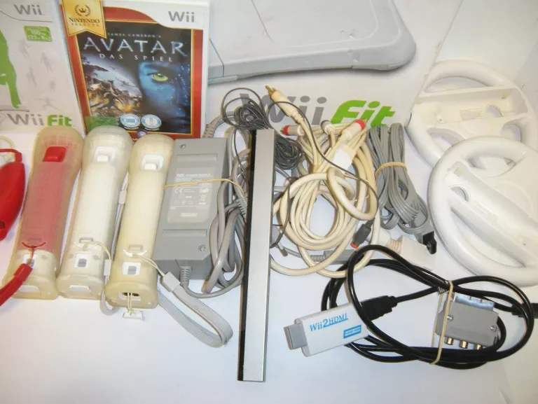 KONSOLA NINTENDO WII Z AKCESORIAMI I GRAMI