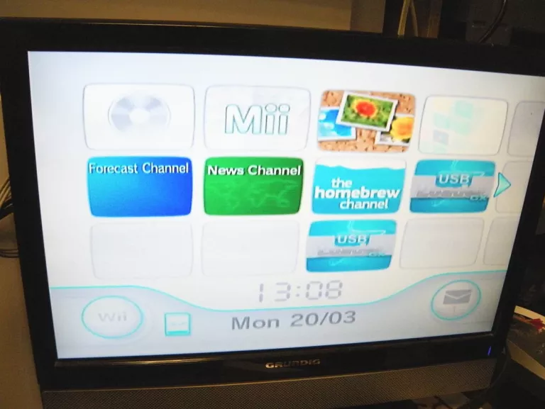 KONSOLA NINTENDO WII Z AKCESORIAMI I GRAMI