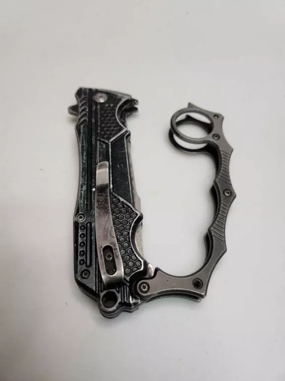 kastet-z-nozem-porebska-1-zawiercie